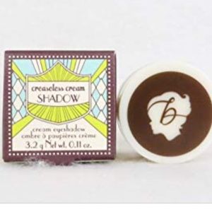 🔥 NIB DISCONTINUED Benefit cream eyeshadow 🔥